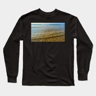 Beach Sand Ripples and Ocean Design Long Sleeve T-Shirt